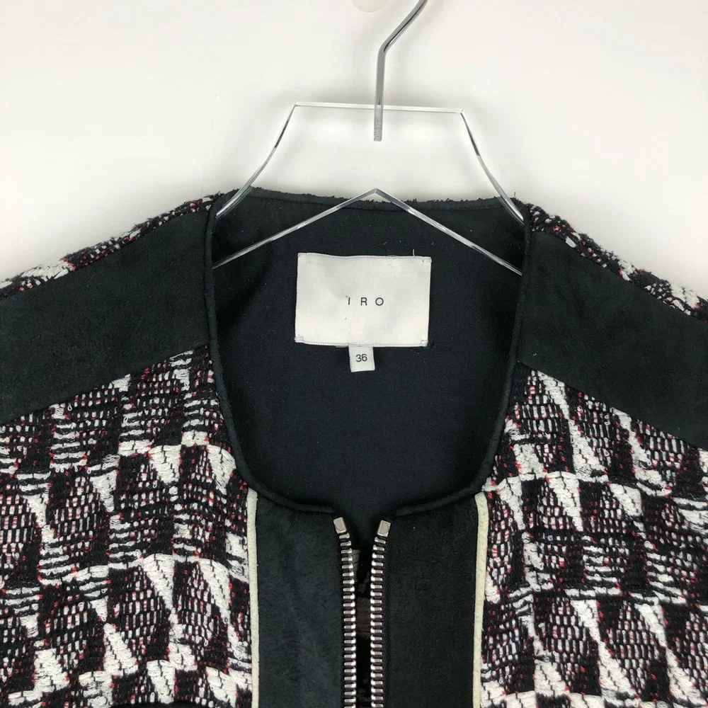 I R O - Picture 4 of 16